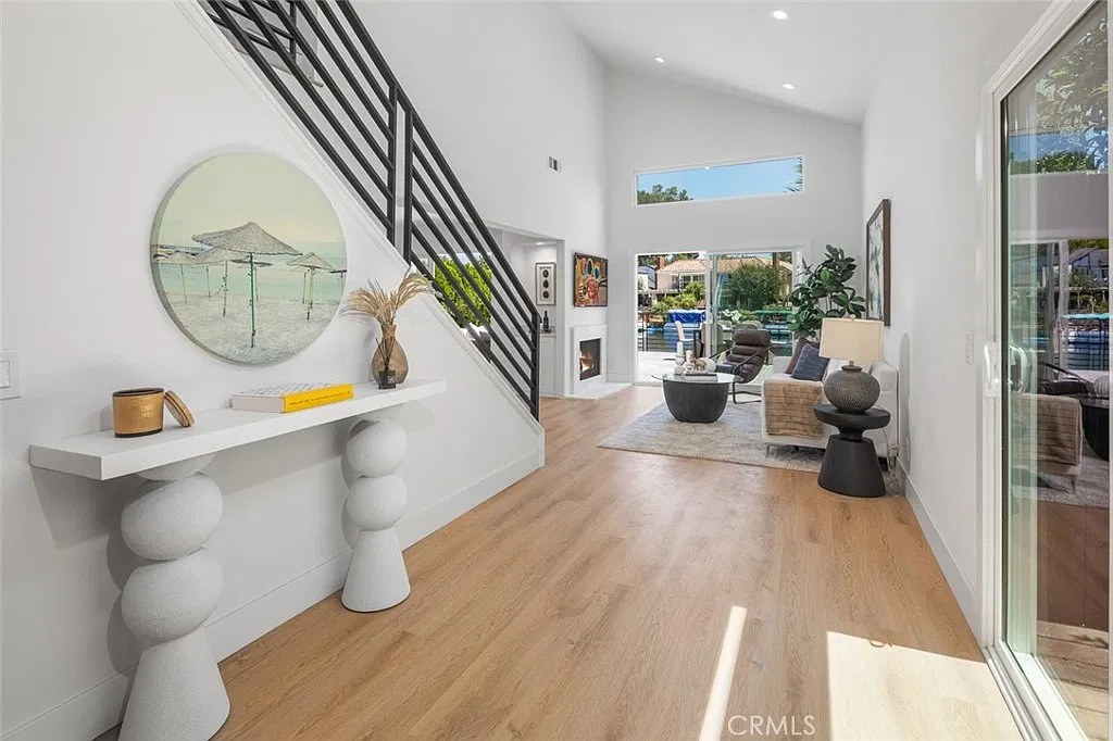 4 bed, 2030 sqft, $6,750 — Photo 3