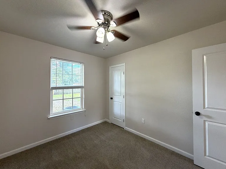 941 Valley Rd — Photo 18
