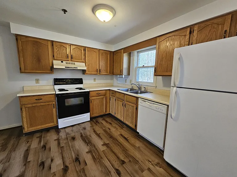 27 Candlewood Ln #B — Photo 2