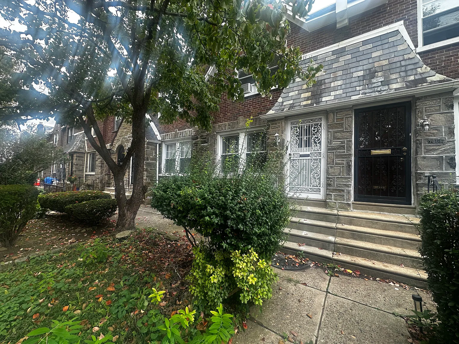 3 bed, 1.5 bath, 1472 sqft, $2,100 — Photo 2