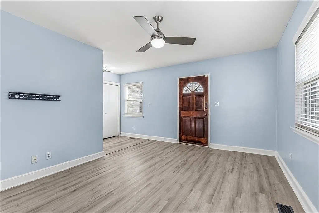 1 bed, 1.0 bath, 1228 sqft, $1,600 — Photo 1