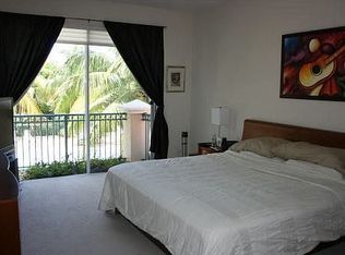 975 Harbor Vw S, Hollywood, FL 33019