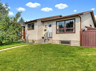40 Rivervalley Cres SE, Calgary, AB T2C 3J8