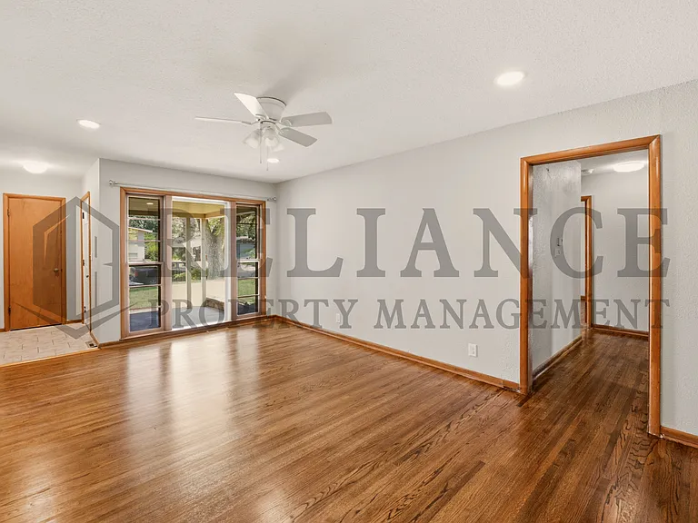 841 N Country Acres Ave — Photo 9
