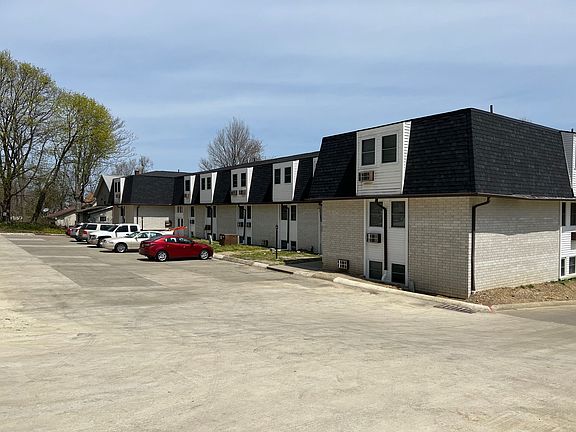 2nd image of 140 Wood St #312