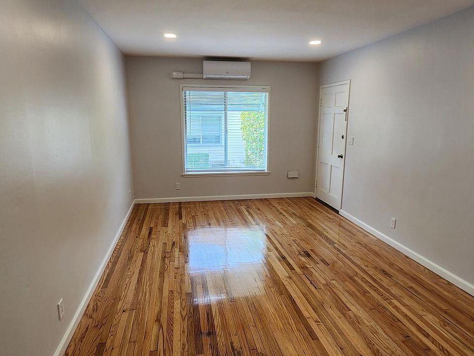 1st image of 2713 W Clark Ave