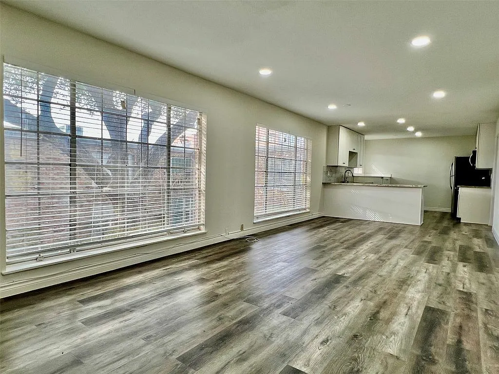 Building Photo - 2101 Fountain View Dr #B76