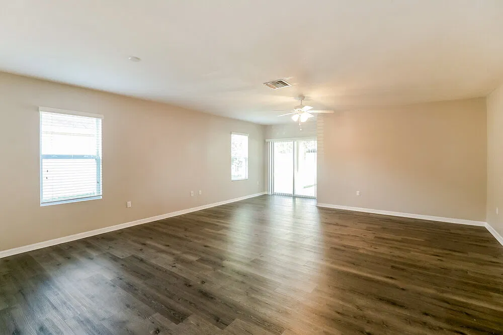 3 bed, 2.0 bath, 1756 sqft, $2,140 — Photo 4
