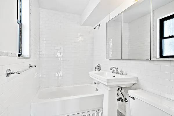 Rented by Anchor Associates | media 16