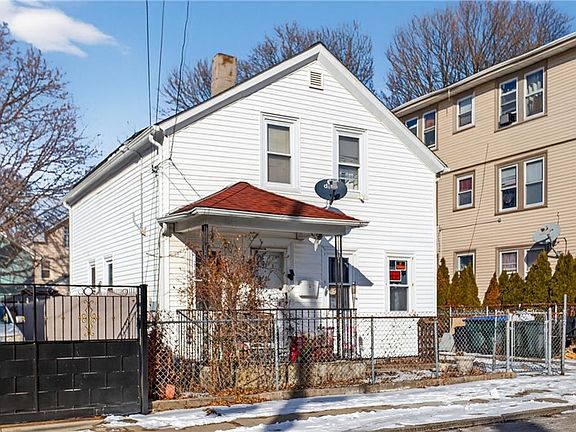 3rd image of 31 Sassafras St