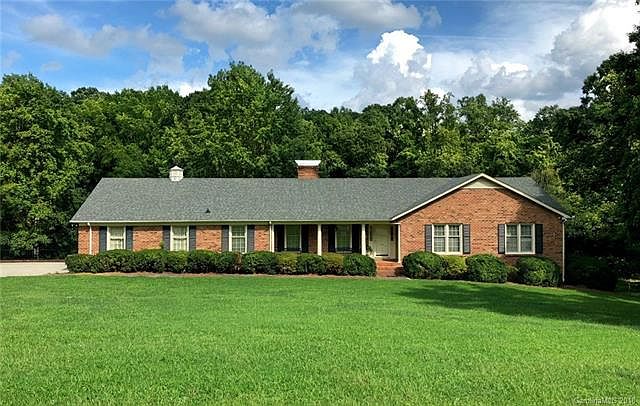 1st image of 109 Woodvale Cir