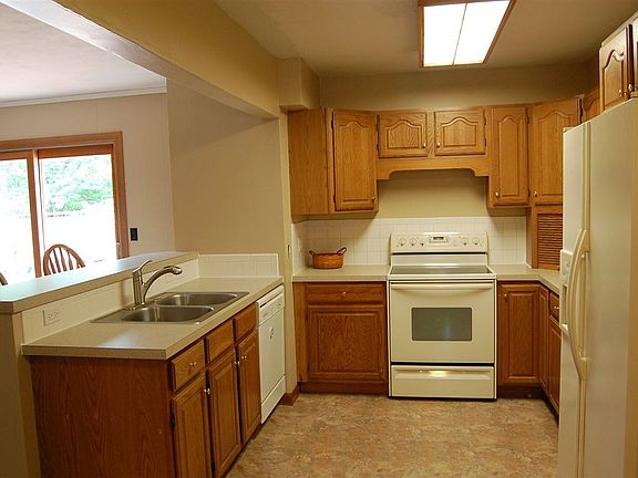 Updated kitchen and new flooring