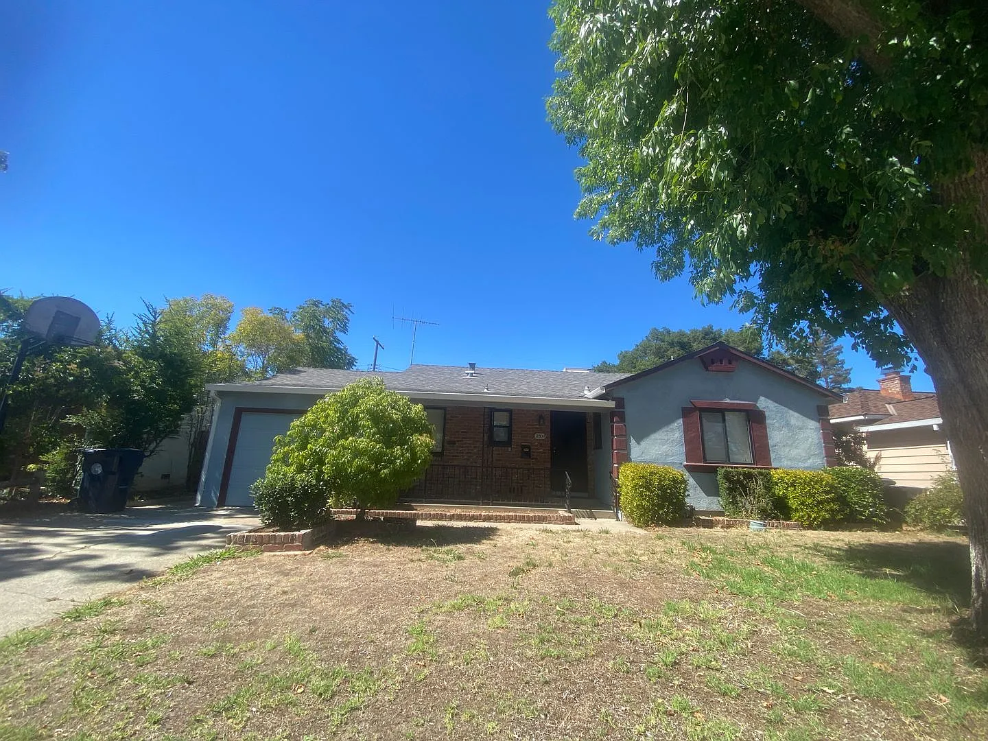 2511 34th Ave photo 1
