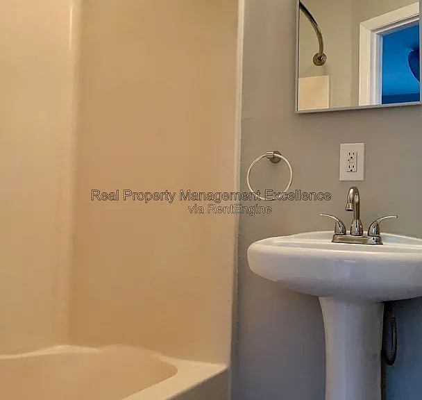 1136 Gorman St #A — Photo 8