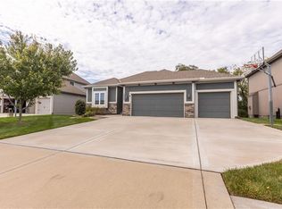 10050 N Stark Ave, Kansas City, MO 64157