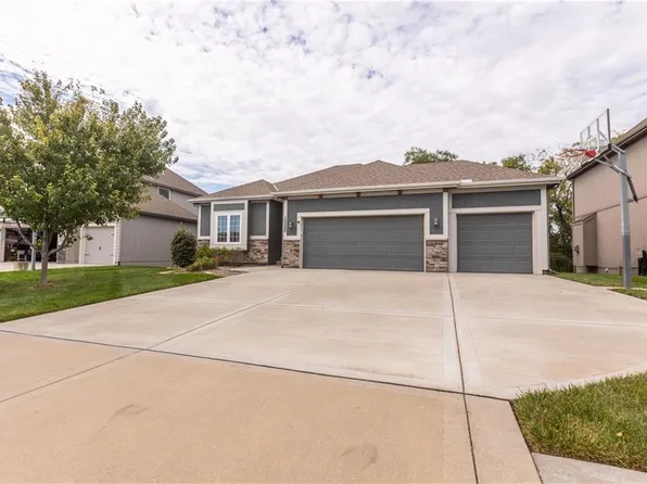 10050 N Stark Ave, Kansas City, MO 64157