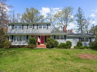 2 Wedgewood Dr, Basking Ridge, NJ 07920