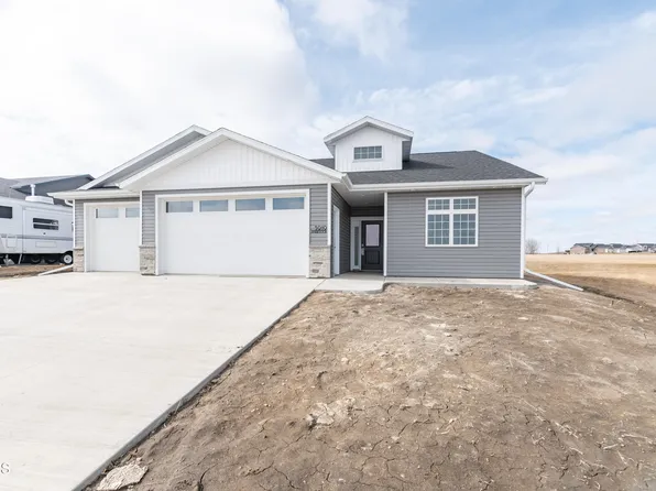 3919 Amari Loop NW, Mandan, ND 58554