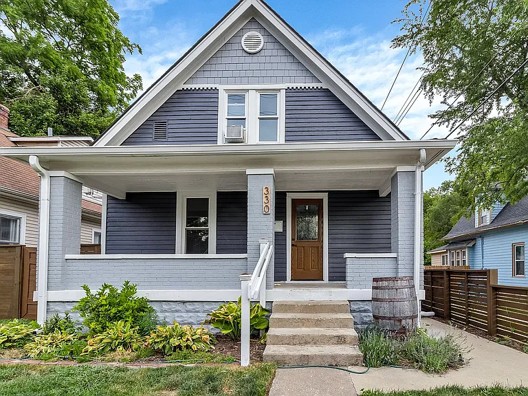 330 Bernard Ave — Photo 2