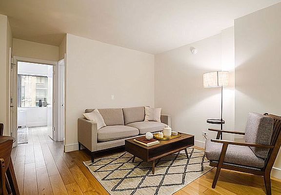 4th image of 230 E 44th St APT 2P