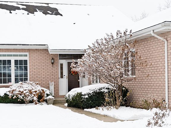 2nd image of 1212 Heritage Dr