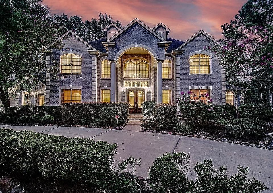 2nd image of 18426 Bluewater Cove Dr