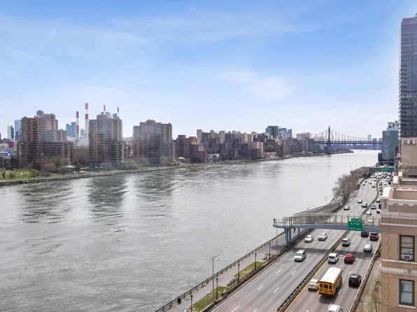 1 East End Avenue image 2 of 9