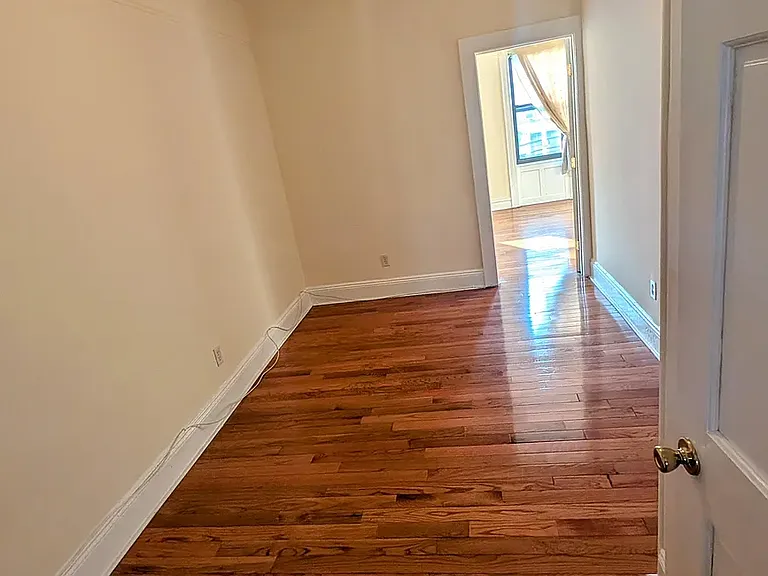 1876 Madison St #2R — Photo 6