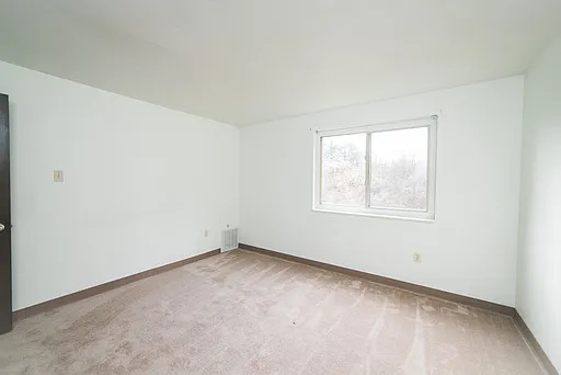 Sylvan Ridge Apartments — Photo 29