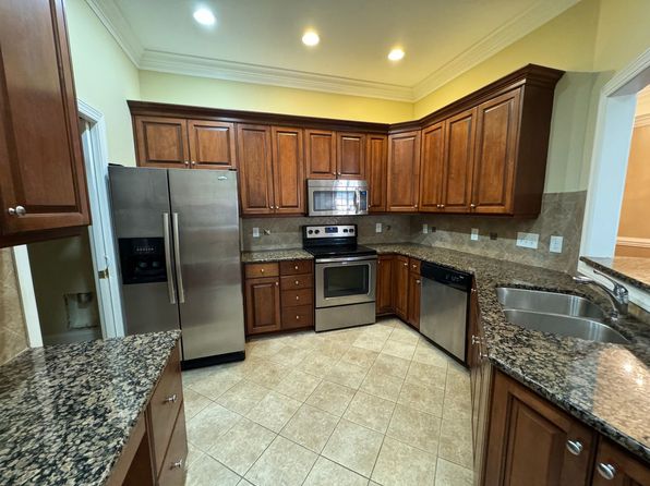 2671 Lockwood Rd UNIT 203