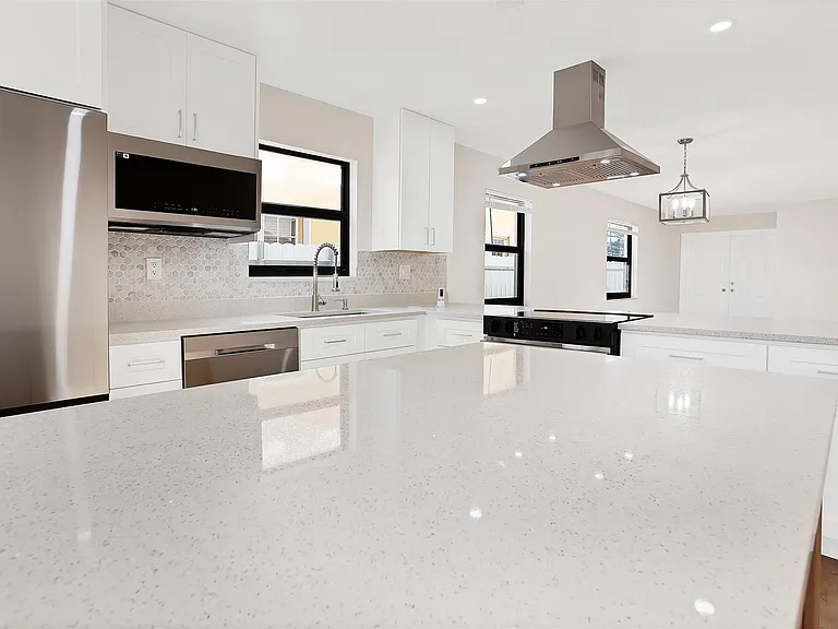 391 NW 58th Ave — Photo 14