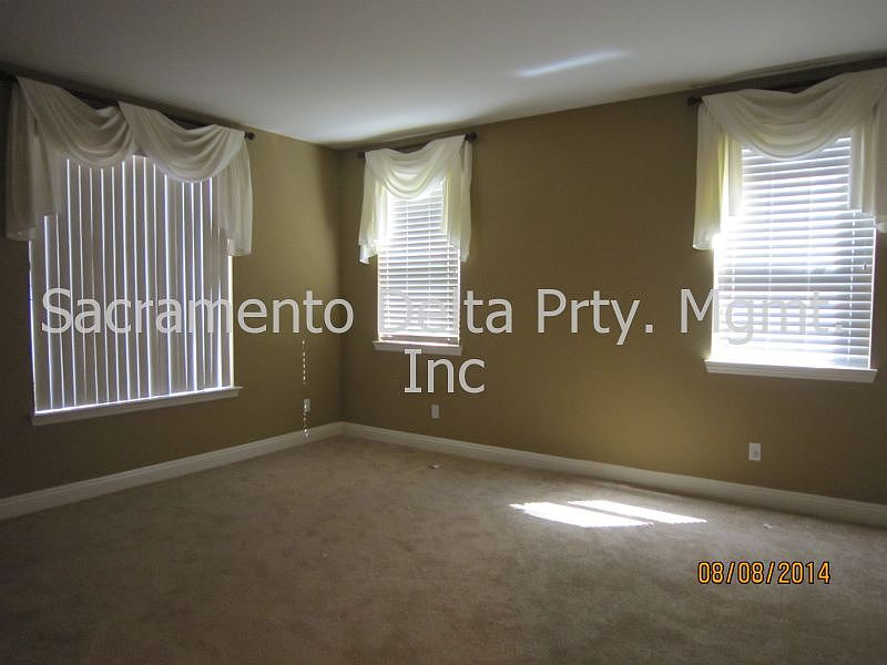 1st image of 11883 Country Garden Dr