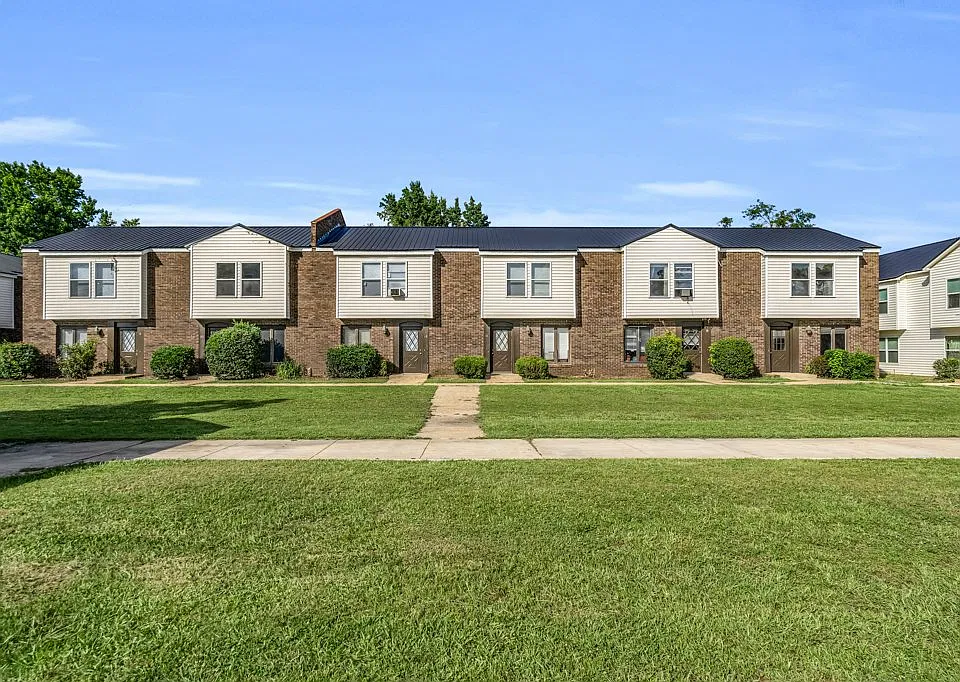 400 Forrest Blvd #10