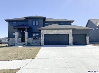 20605 Hartman Ave, Elkhorn, NE 68022