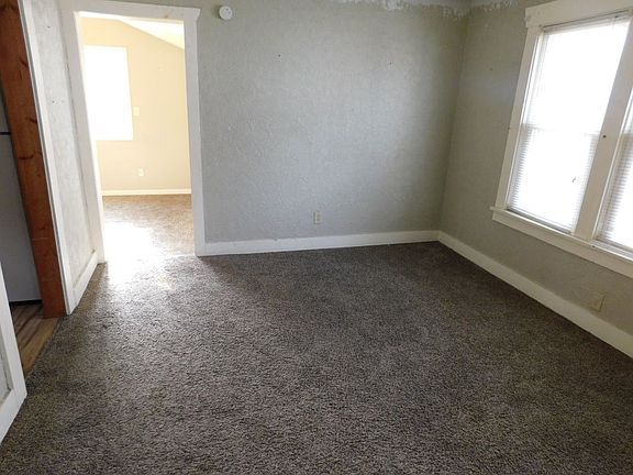 4th image of 100 S 18th St