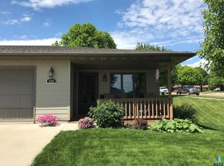 600 Fairway Dr, Dell Rapids, SD 57022