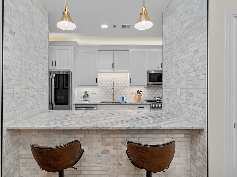310 Arlington Ave #205 — Photo 4