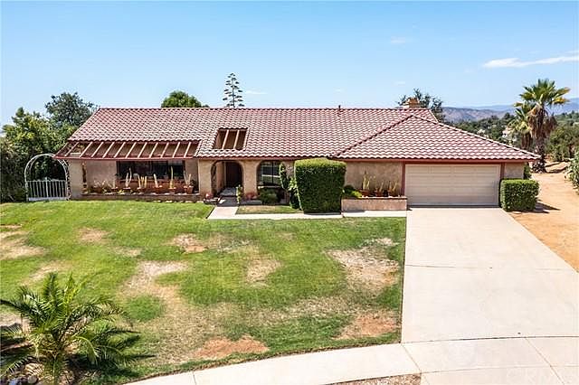 1st image of 36170 Serape Dr