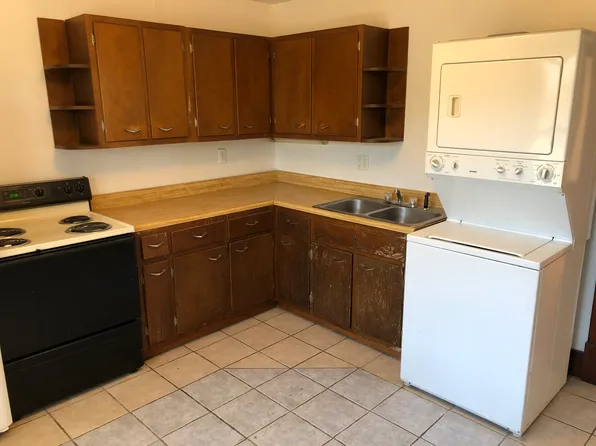 9709 S Congress St APT A, New Market, VA 22844