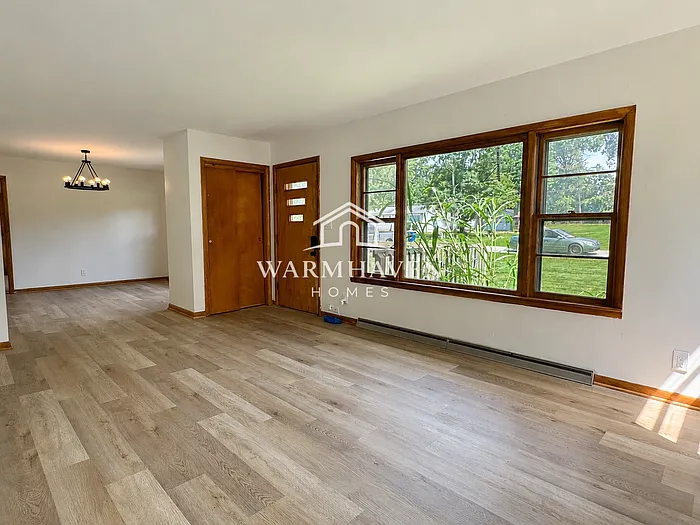 4 bed, 2.0 bath, 1745 sqft, $2,195 — Photo 2