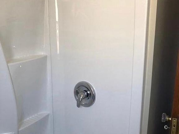 4th image of 225 Kenmore Ave #2