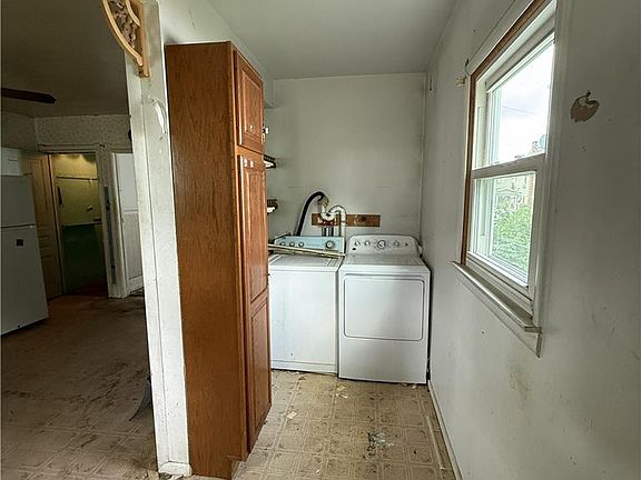 5th image of 625 Ore St