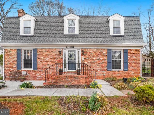 8749 Weir St, Manassas, VA 20110