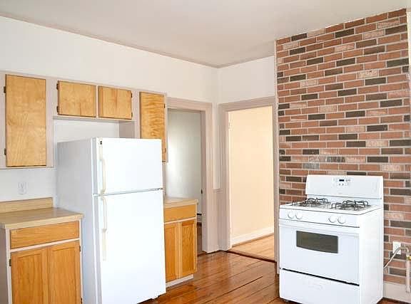 4th image of 194 Gano St #1