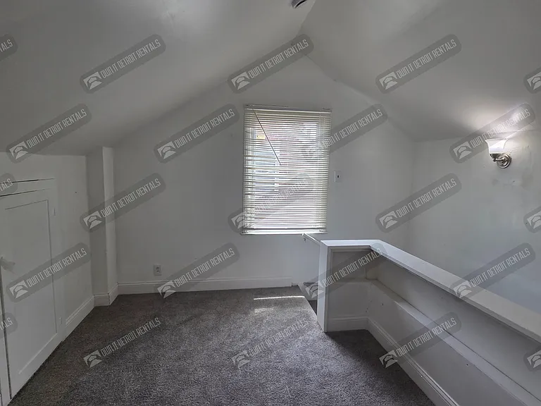 11591 Roxbury St — Photo 16