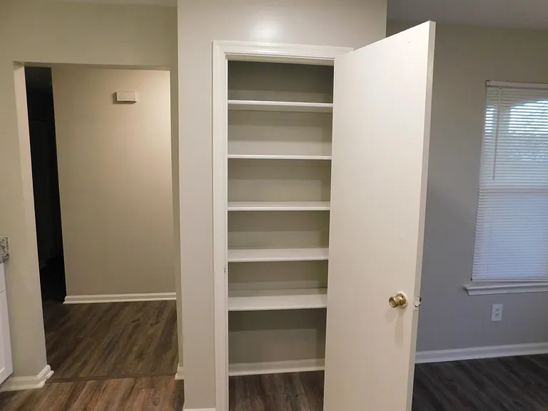 1433 Drumheller Dr — Photo 13
