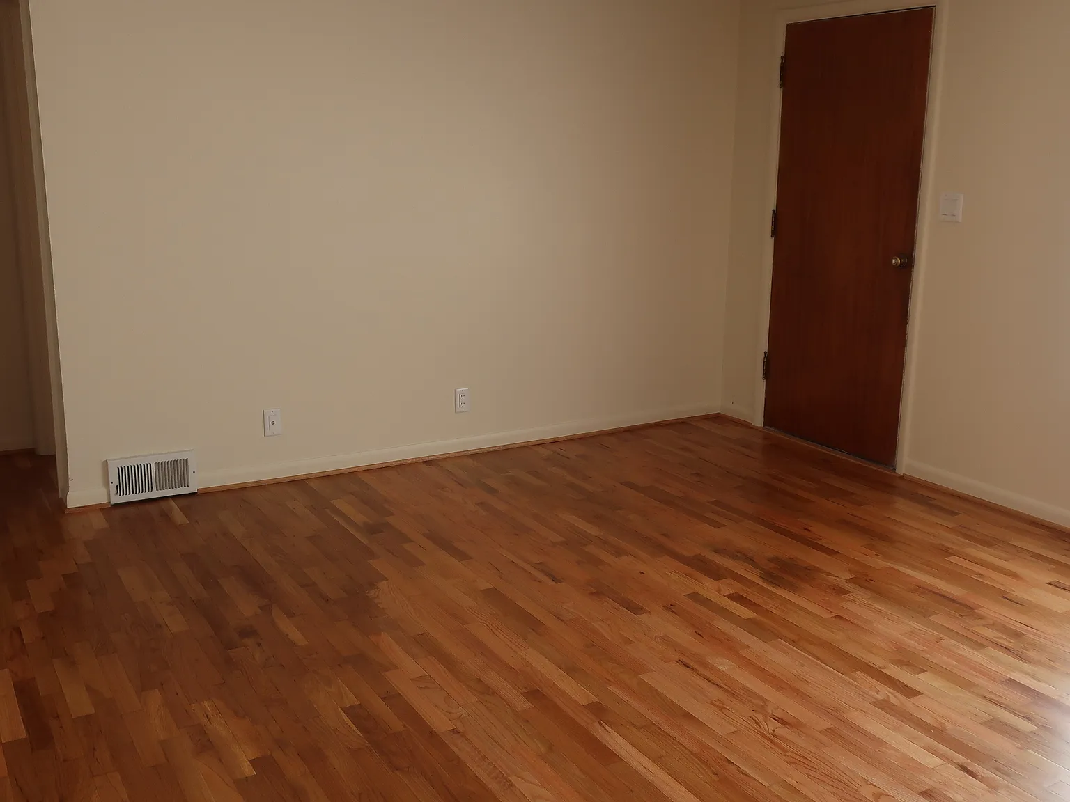 2 bed, 792 sqft, $1,800 — Photo 3