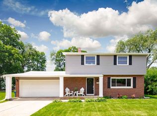 1545 Cantondale Ln, Mishawaka, IN 46544