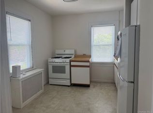 74 Lexington Ave, Franklin Square, NY 11010