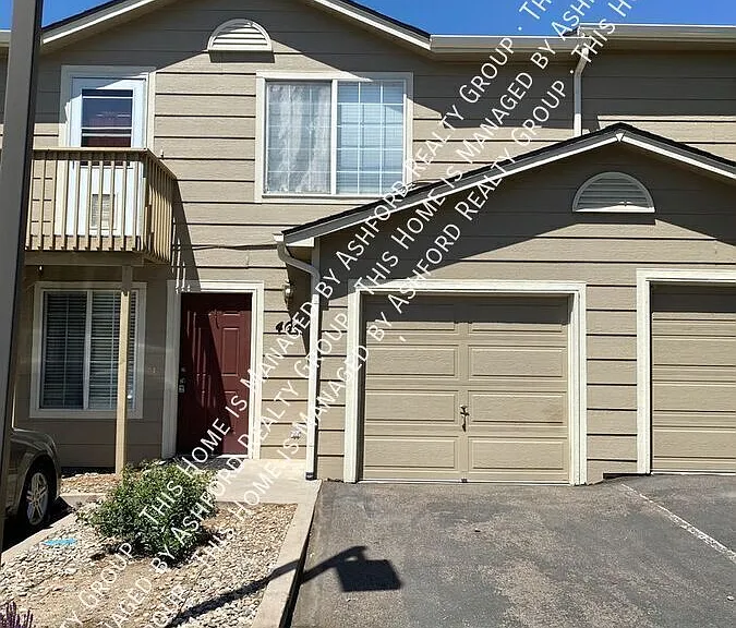 464 Ellers Grv — Photo 1